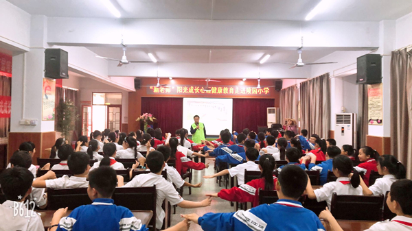 4-5.14“新老師”張高熹走進陵園小學(xué)_副本