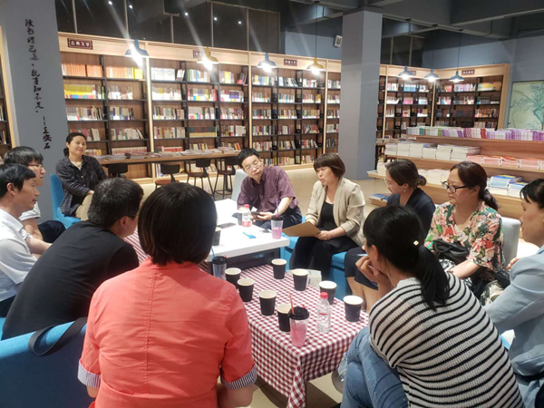 15-5.16“新老師”張高熹和衛(wèi)輝市心理老師交流經(jīng)驗2_副本